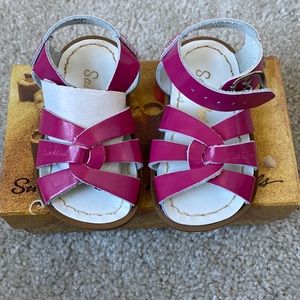Sun San saltwater sandal, baby size 4